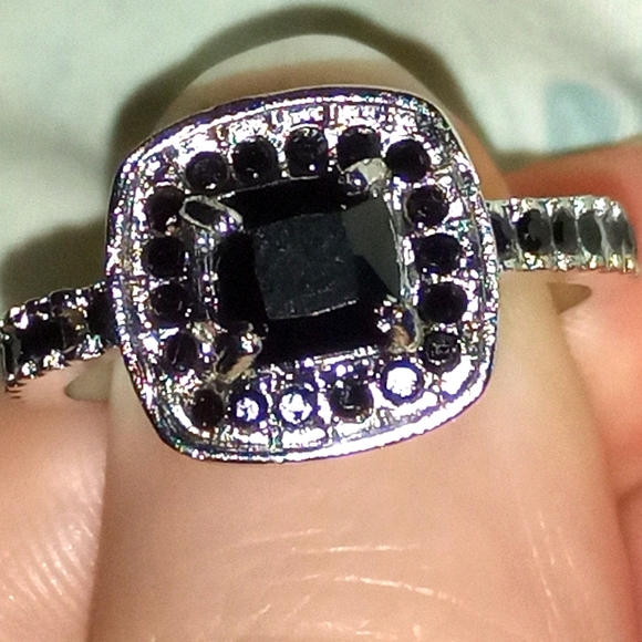 New! Beautiful Princess Cut Black Diamond Halo Ring - US 10 - Picture 1 of 5